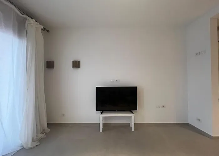 Cozy 1br Retreat In Gouna *